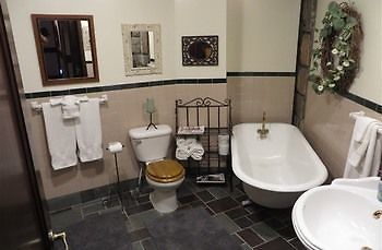 Stone Chalet B&B Inn And Event Center Ann Arbor Dış mekan fotoğraf