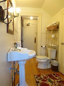 Stone Chalet B&B Inn And Event Center Ann Arbor Dış mekan fotoğraf