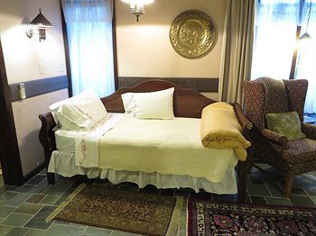 Stone Chalet B&B Inn And Event Center Ann Arbor Dış mekan fotoğraf
